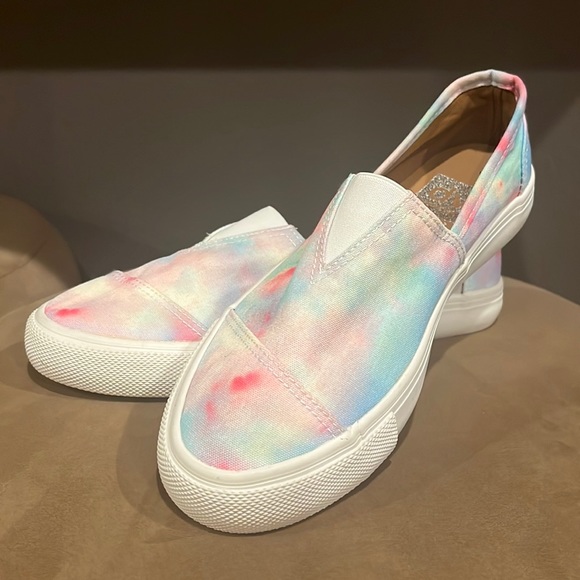 DV 7.5 slip on rainbow shoes - Picture 1 of 4